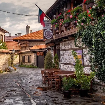 Host2u Authentic - Free Parking Апартаменты