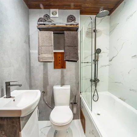 Host2u Authentic - Free Parking Апартаменты *