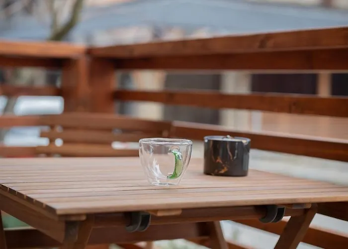 Host2u Authentic - Free Parking *