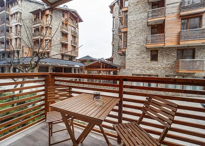 Host2u Authentic - Free Parking Apartment